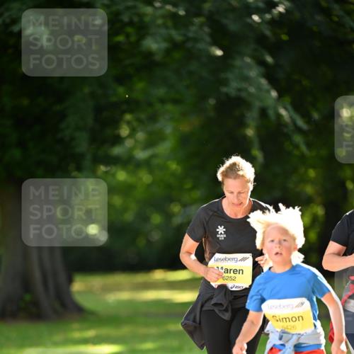 25.08.2024 - 20. Blankeneser Heldenlauf Dr. Thomas Lammeyer http://msf.ph/oto/6809312 25.08.2024 10:25:22 Laufen 6252, 6426 meine-sportfotos.de