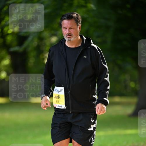 25.08.2024 - 20. Blankeneser Heldenlauf Dr. Thomas Lammeyer http://msf.ph/oto/6809348 25.08.2024 10:25:32 Laufen 6116 meine-sportfotos.de