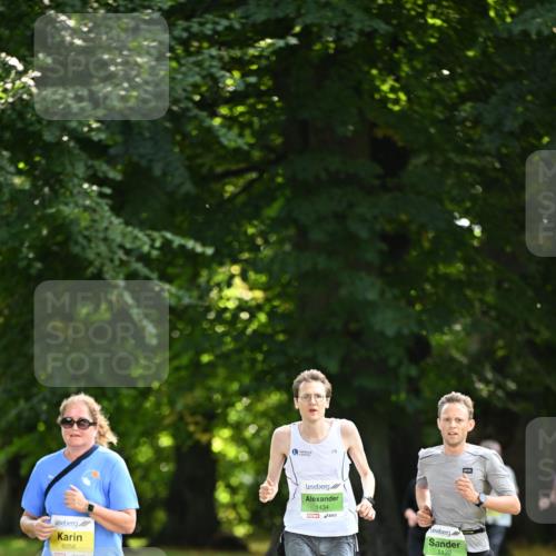 25.08.2024 - 20. Blankeneser Heldenlauf Dr. Thomas Lammeyer http://msf.ph/oto/6809704 25.08.2024 10:28:37 Laufen 6056, 1434, 1139 meine-sportfotos.de