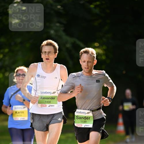 25.08.2024 - 20. Blankeneser Heldenlauf Dr. Thomas Lammeyer http://msf.ph/oto/6809720 25.08.2024 10:28:39 Laufen 1350, 1434, 1139 meine-sportfotos.de