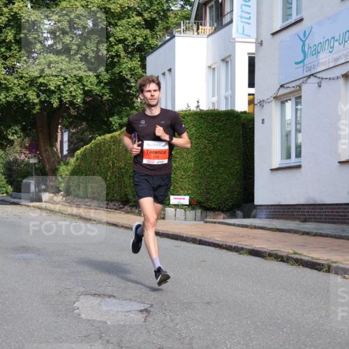 25.08.2024 - 20. Blankeneser Heldenlauf Strokosch-Dieckow http://msf.ph/oto/6814096 25.08.2024 09:35:48 Ziel 174, 210, 236 meine-sportfotos.de