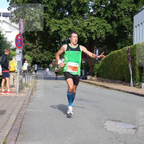 25.08.2024 - 20. Blankeneser Heldenlauf Strokosch-Dieckow http://msf.ph/oto/6814138 25.08.2024 09:35:59 Ziel 210, 214, 215 meine-sportfotos.de