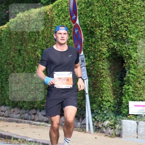 25.08.2024 - 20. Blankeneser Heldenlauf Strokosch-Dieckow http://msf.ph/oto/6814170 25.08.2024 09:36:05 Ziel 214, 215 meine-sportfotos.de