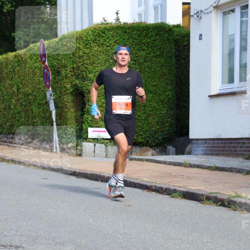 25.08.2024 - 20. Blankeneser Heldenlauf Strokosch-Dieckow http://msf.ph/oto/6814182 25.08.2024 09:36:07 Ziel 214, 215 meine-sportfotos.de