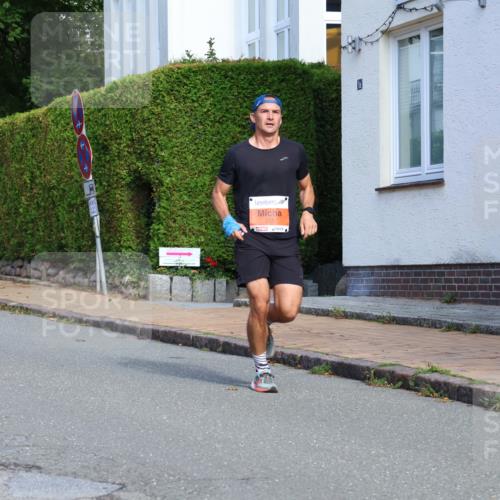 25.08.2024 - 20. Blankeneser Heldenlauf Strokosch-Dieckow http://msf.ph/oto/6814186 25.08.2024 09:36:07 Ziel 214, 215 meine-sportfotos.de