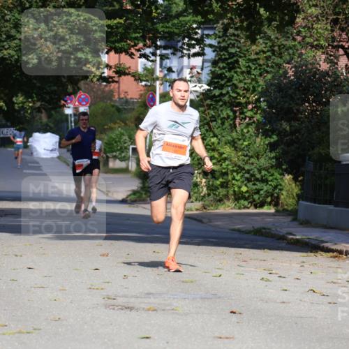 25.08.2024 - 20. Blankeneser Heldenlauf Strokosch-Dieckow http://msf.ph/oto/6814580 25.08.2024 09:39:13 Ziel 126, 145, 156, 265 meine-sportfotos.de