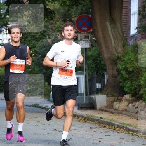 25.08.2024 - 20. Blankeneser Heldenlauf Strokosch-Dieckow http://msf.ph/oto/6814741 25.08.2024 09:39:57 Ziel 220, 221, 233 meine-sportfotos.de