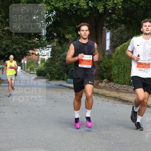 25.08.2024 - 20. Blankeneser Heldenlauf Strokosch-Dieckow http://msf.ph/oto/6814757 25.08.2024 09:39:59 Ziel 220, 221, 233 meine-sportfotos.de