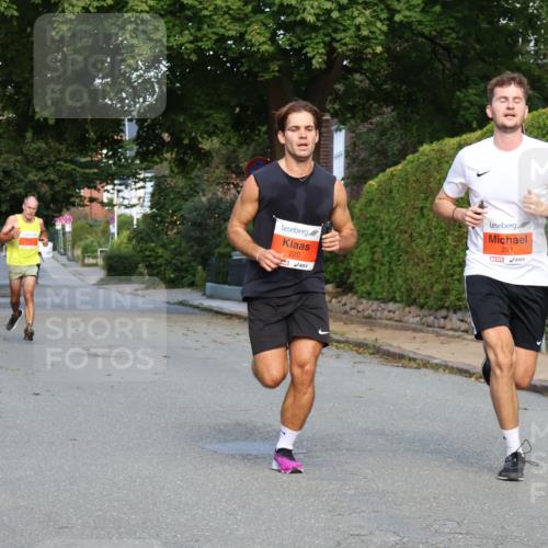 25.08.2024 - 20. Blankeneser Heldenlauf Strokosch-Dieckow http://msf.ph/oto/6814760 25.08.2024 09:40:00 Ziel 220, 221, 233 meine-sportfotos.de