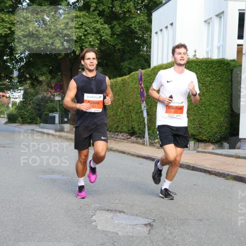 25.08.2024 - 20. Blankeneser Heldenlauf Strokosch-Dieckow http://msf.ph/oto/6814765 25.08.2024 09:40:00 Ziel 220, 221, 233 meine-sportfotos.de