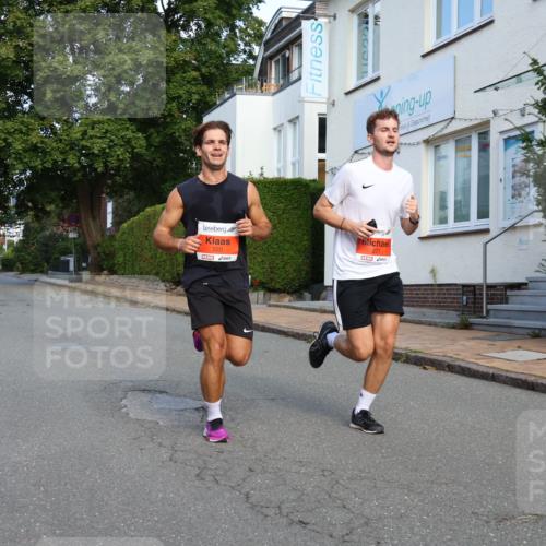 25.08.2024 - 20. Blankeneser Heldenlauf Strokosch-Dieckow http://msf.ph/oto/6814773 25.08.2024 09:40:01 Ziel 220, 221, 233 meine-sportfotos.de