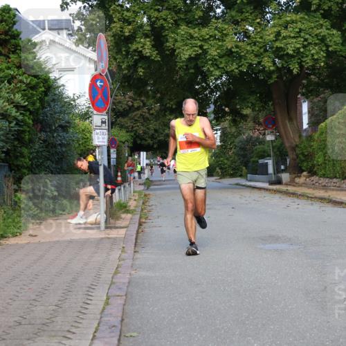25.08.2024 - 20. Blankeneser Heldenlauf Strokosch-Dieckow http://msf.ph/oto/6814791 25.08.2024 09:40:04 Ziel 220, 221, 233 meine-sportfotos.de