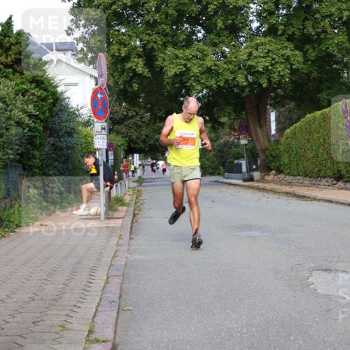 25.08.2024 - 20. Blankeneser Heldenlauf Strokosch-Dieckow http://msf.ph/oto/6814795 25.08.2024 09:40:04 Ziel 220, 221, 233 meine-sportfotos.de