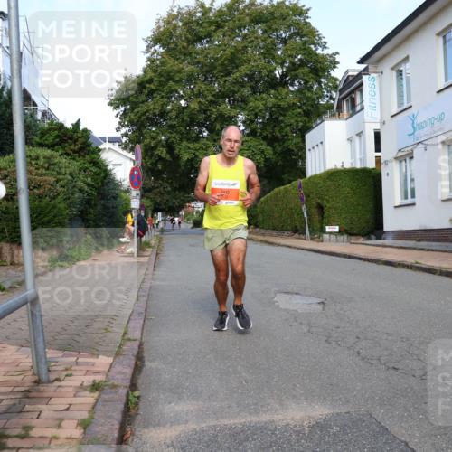25.08.2024 - 20. Blankeneser Heldenlauf Strokosch-Dieckow http://msf.ph/oto/6814806 25.08.2024 09:40:05 Ziel 198, 220, 233 meine-sportfotos.de