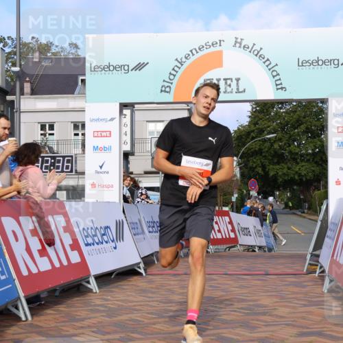 25.08.2024 - 20. Blankeneser Heldenlauf Strokosch-Dieckow http://msf.ph/oto/6815139 25.08.2024 09:33:09 Ziel 182 meine-sportfotos.de