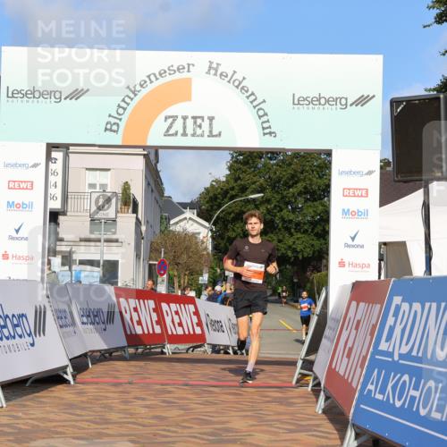 25.08.2024 - 20. Blankeneser Heldenlauf Strokosch-Dieckow http://msf.ph/oto/6815435 25.08.2024 09:36:03 Ziel 236 meine-sportfotos.de