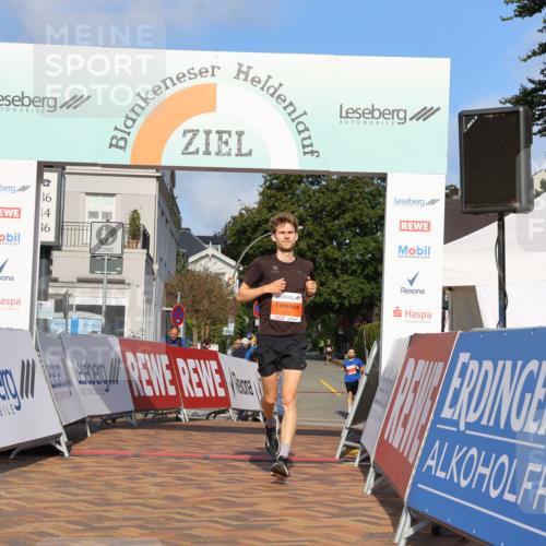 25.08.2024 - 20. Blankeneser Heldenlauf Strokosch-Dieckow http://msf.ph/oto/6815453 25.08.2024 09:36:04 Ziel 236 meine-sportfotos.de