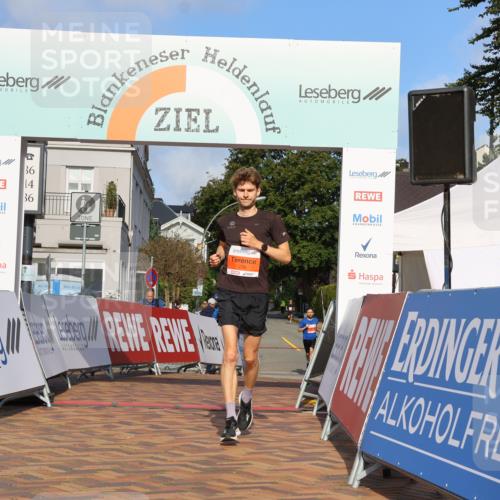 25.08.2024 - 20. Blankeneser Heldenlauf Strokosch-Dieckow http://msf.ph/oto/6815460 25.08.2024 09:36:04 Ziel 236 meine-sportfotos.de