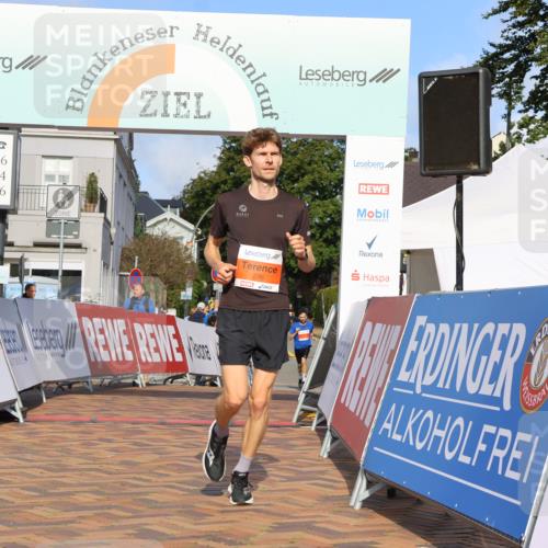 25.08.2024 - 20. Blankeneser Heldenlauf Strokosch-Dieckow http://msf.ph/oto/6815475 25.08.2024 09:36:05 Ziel 174, 236 meine-sportfotos.de