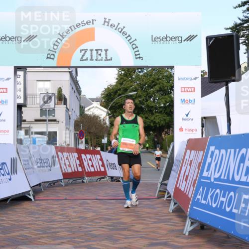 25.08.2024 - 20. Blankeneser Heldenlauf Strokosch-Dieckow http://msf.ph/oto/6815563 25.08.2024 09:36:17 Ziel 174, 210 meine-sportfotos.de