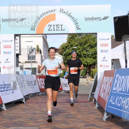 25.08.2024 - 20. Blankeneser Heldenlauf Strokosch-Dieckow http://msf.ph/oto/6815609 25.08.2024 09:36:26 Ziel 214, 215 meine-sportfotos.de