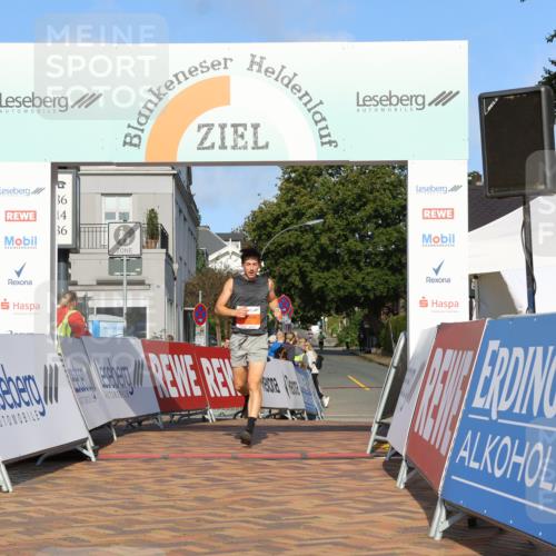 25.08.2024 - 20. Blankeneser Heldenlauf Strokosch-Dieckow http://msf.ph/oto/6815633 25.08.2024 09:36:36 Ziel 151 meine-sportfotos.de