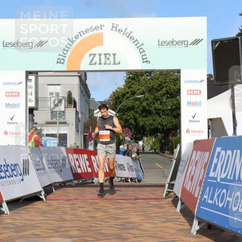 25.08.2024 - 20. Blankeneser Heldenlauf Strokosch-Dieckow http://msf.ph/oto/6815640 25.08.2024 09:36:36 Ziel 151 meine-sportfotos.de