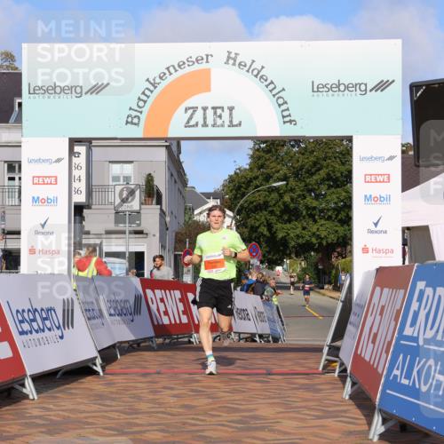 25.08.2024 - 20. Blankeneser Heldenlauf Strokosch-Dieckow http://msf.ph/oto/6815715 25.08.2024 09:37:00 Ziel 285 meine-sportfotos.de
