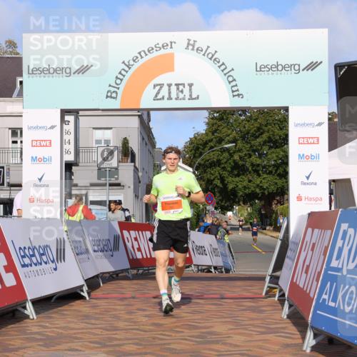 25.08.2024 - 20. Blankeneser Heldenlauf Strokosch-Dieckow http://msf.ph/oto/6815735 25.08.2024 09:37:01 Ziel 285 meine-sportfotos.de