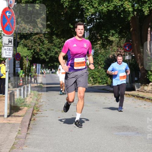 25.08.2024 - 20. Blankeneser Heldenlauf Strokosch-Dieckow http://msf.ph/oto/6815831 25.08.2024 09:43:01 Ziel 113, 170, 274, 275 meine-sportfotos.de