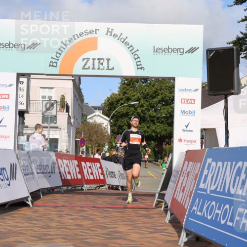 25.08.2024 - 20. Blankeneser Heldenlauf Strokosch-Dieckow http://msf.ph/oto/6815937 25.08.2024 09:38:09 Ziel 209, 242 meine-sportfotos.de
