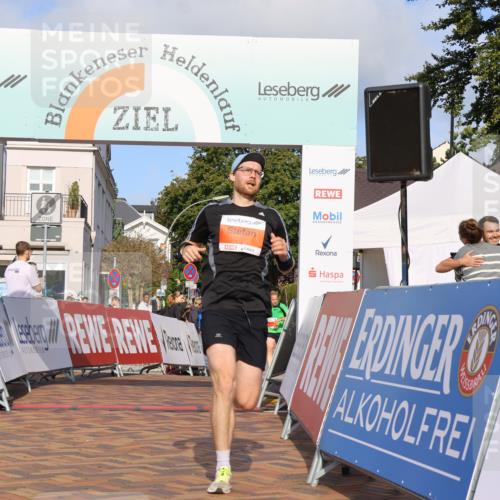 25.08.2024 - 20. Blankeneser Heldenlauf Strokosch-Dieckow http://msf.ph/oto/6815976 25.08.2024 09:38:10 Ziel 209, 242 meine-sportfotos.de