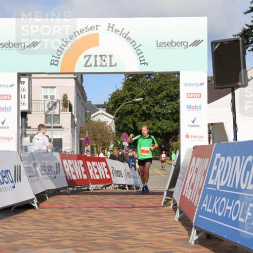25.08.2024 - 20. Blankeneser Heldenlauf Strokosch-Dieckow http://msf.ph/oto/6815993 25.08.2024 09:38:12 Ziel 209, 242 meine-sportfotos.de
