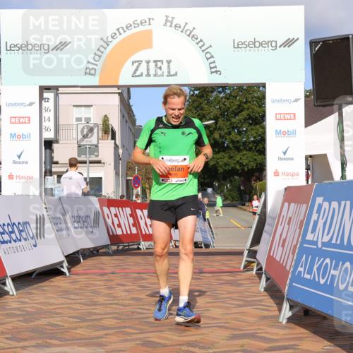 25.08.2024 - 20. Blankeneser Heldenlauf Strokosch-Dieckow http://msf.ph/oto/6816054 25.08.2024 09:38:15 Ziel 209, 242 meine-sportfotos.de