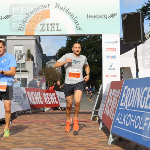 25.08.2024 - 20. Blankeneser Heldenlauf Strokosch-Dieckow http://msf.ph/oto/6816297 25.08.2024 09:39:27 Ziel 126, 145 meine-sportfotos.de