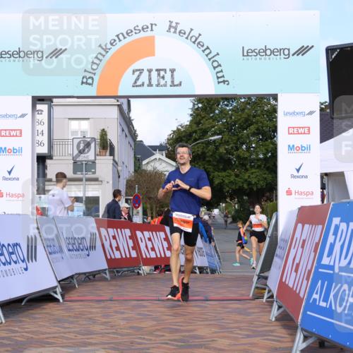 25.08.2024 - 20. Blankeneser Heldenlauf Strokosch-Dieckow http://msf.ph/oto/6816334 25.08.2024 09:39:36 Ziel 156, 265 meine-sportfotos.de