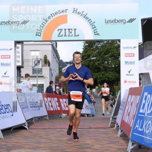 25.08.2024 - 20. Blankeneser Heldenlauf Strokosch-Dieckow http://msf.ph/oto/6816353 25.08.2024 09:39:36 Ziel 156, 265 meine-sportfotos.de