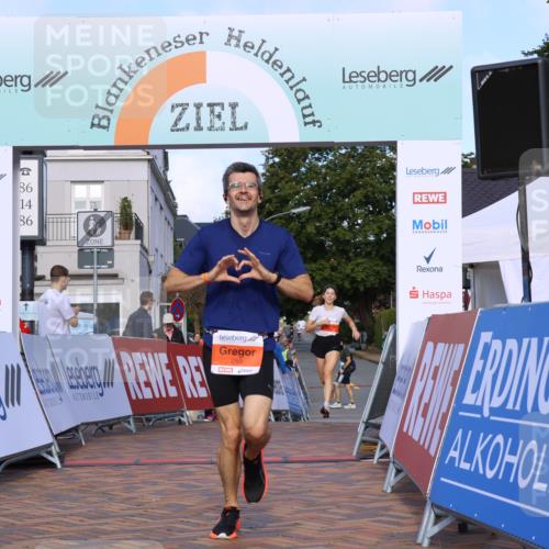 25.08.2024 - 20. Blankeneser Heldenlauf Strokosch-Dieckow http://msf.ph/oto/6816364 25.08.2024 09:39:37 Ziel 156, 265 meine-sportfotos.de