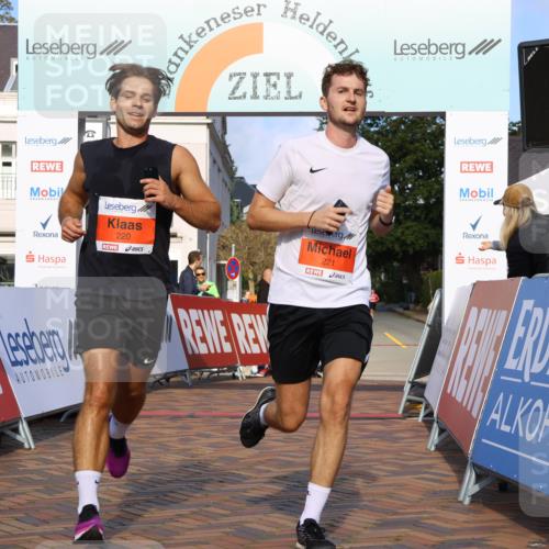25.08.2024 - 20. Blankeneser Heldenlauf Strokosch-Dieckow http://msf.ph/oto/6816595 25.08.2024 09:40:17 Ziel 220, 221, 233 meine-sportfotos.de