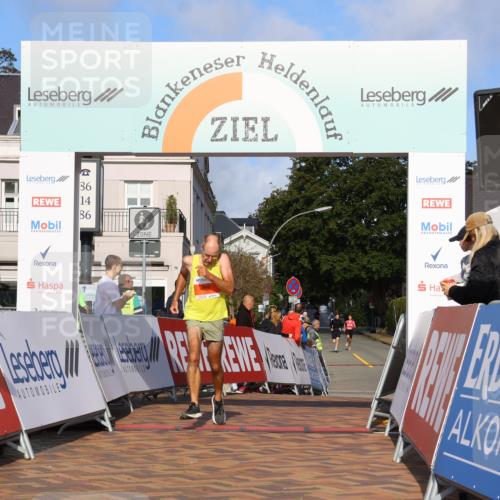 25.08.2024 - 20. Blankeneser Heldenlauf Strokosch-Dieckow http://msf.ph/oto/6816619 25.08.2024 09:40:20 Ziel 220, 221, 233 meine-sportfotos.de