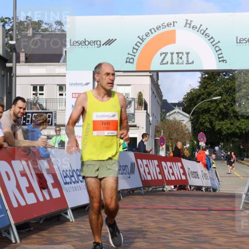 25.08.2024 - 20. Blankeneser Heldenlauf Strokosch-Dieckow http://msf.ph/oto/6816674 25.08.2024 09:40:21 Ziel 220, 221, 233 meine-sportfotos.de