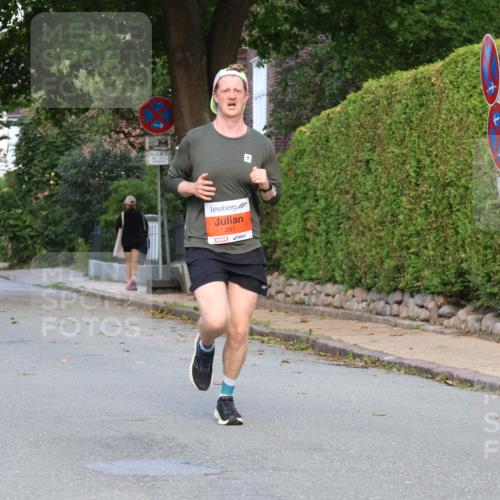25.08.2024 - 20. Blankeneser Heldenlauf Strokosch-Dieckow http://msf.ph/oto/6816801 25.08.2024 09:46:57 Ziel 239, 240, 251 meine-sportfotos.de