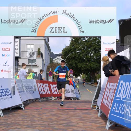 25.08.2024 - 20. Blankeneser Heldenlauf Strokosch-Dieckow http://msf.ph/oto/6816809 25.08.2024 09:40:39 Ziel 140, 262 meine-sportfotos.de