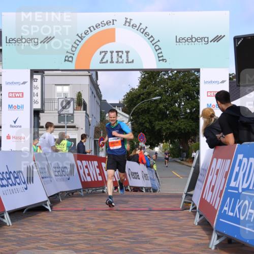 25.08.2024 - 20. Blankeneser Heldenlauf Strokosch-Dieckow http://msf.ph/oto/6816822 25.08.2024 09:40:39 Ziel 140, 262 meine-sportfotos.de