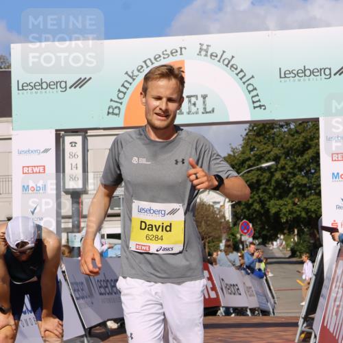 25.08.2024 - 20. Blankeneser Heldenlauf Strokosch-Dieckow http://msf.ph/oto/6816851 25.08.2024 10:12:01 Ziel 6284 meine-sportfotos.de