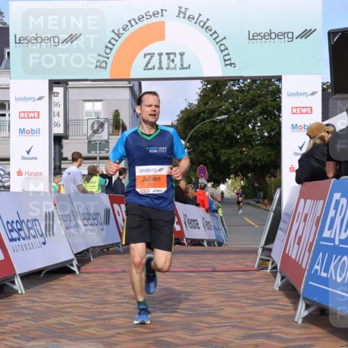 25.08.2024 - 20. Blankeneser Heldenlauf Strokosch-Dieckow http://msf.ph/oto/6816881 25.08.2024 09:40:41 Ziel 262 meine-sportfotos.de
