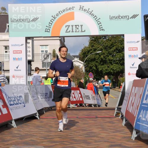 25.08.2024 - 20. Blankeneser Heldenlauf Strokosch-Dieckow http://msf.ph/oto/6816940 25.08.2024 09:40:56 Ziel 137, 152 meine-sportfotos.de