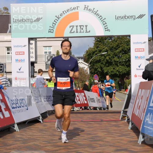25.08.2024 - 20. Blankeneser Heldenlauf Strokosch-Dieckow http://msf.ph/oto/6816948 25.08.2024 09:40:56 Ziel 137, 152 meine-sportfotos.de