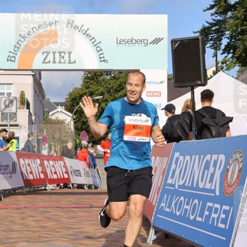 25.08.2024 - 20. Blankeneser Heldenlauf Strokosch-Dieckow http://msf.ph/oto/6817016 25.08.2024 09:41:00 Ziel 137, 152, 204 meine-sportfotos.de