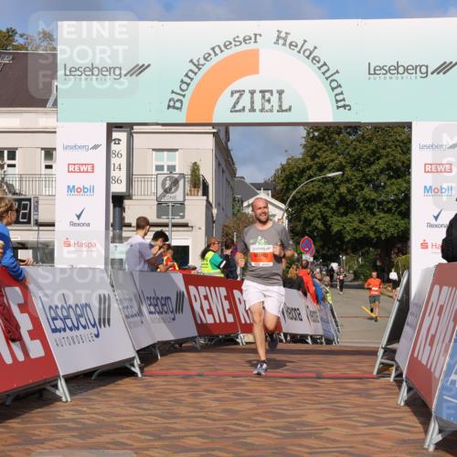 25.08.2024 - 20. Blankeneser Heldenlauf Strokosch-Dieckow http://msf.ph/oto/6817317 25.08.2024 09:41:45 Ziel 105, 148 meine-sportfotos.de